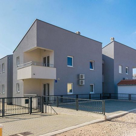 Nice Apartment In Vrsi-Mulo With Wifi Екстер'єр фото