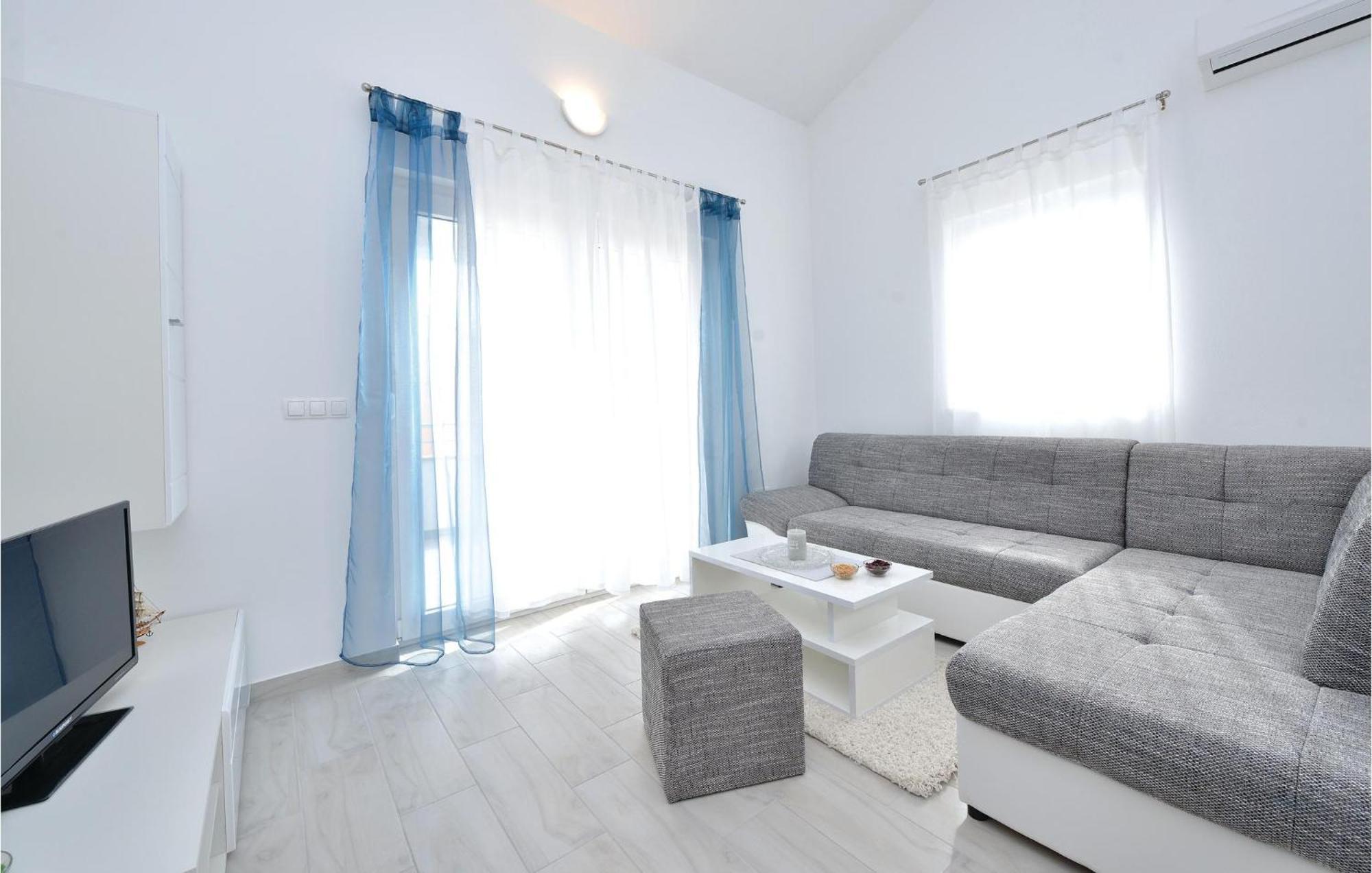 Nice Apartment In Vrsi-Mulo With Wifi Екстер'єр фото