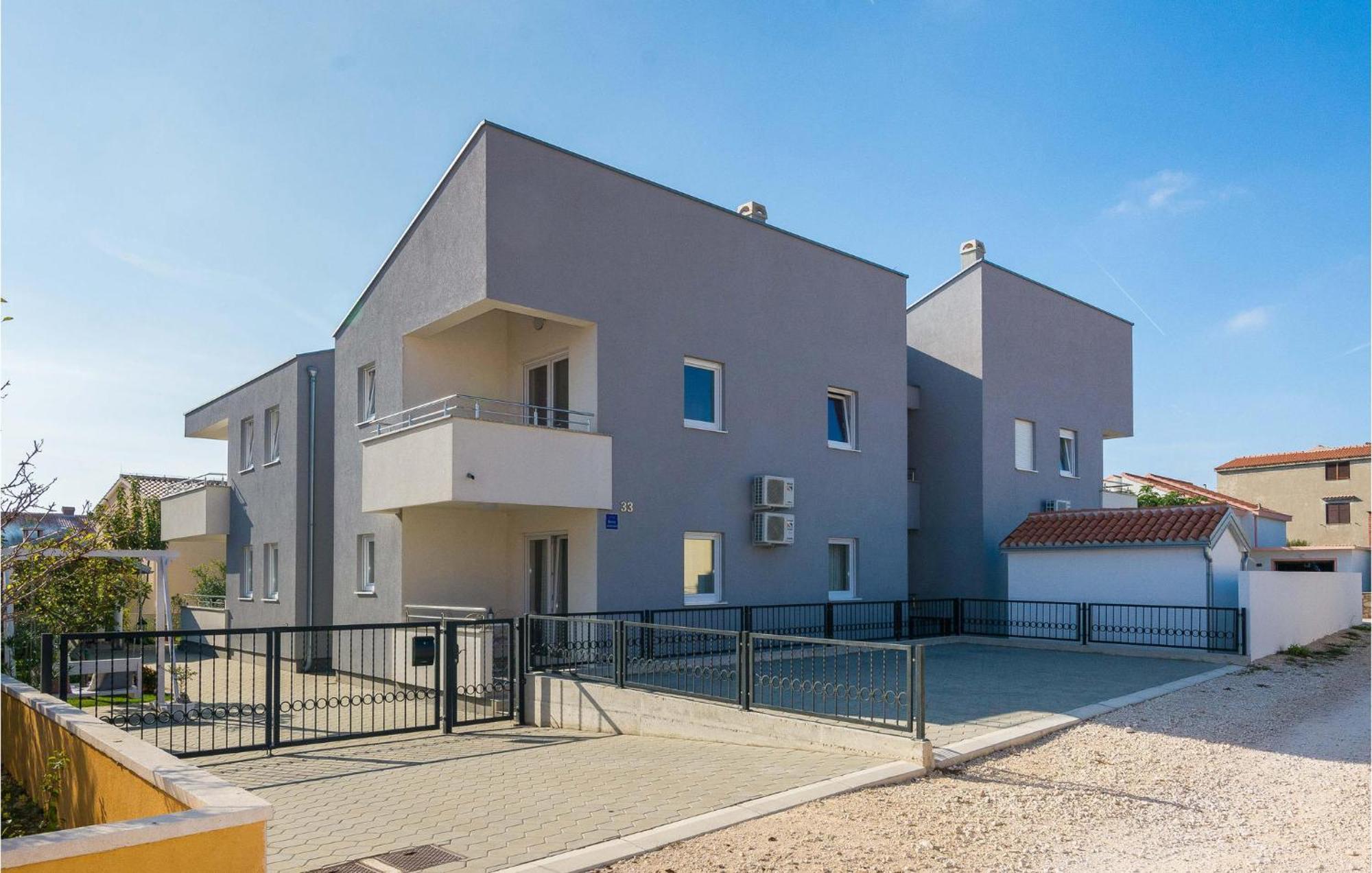 Nice Apartment In Vrsi-Mulo With Wifi Екстер'єр фото
