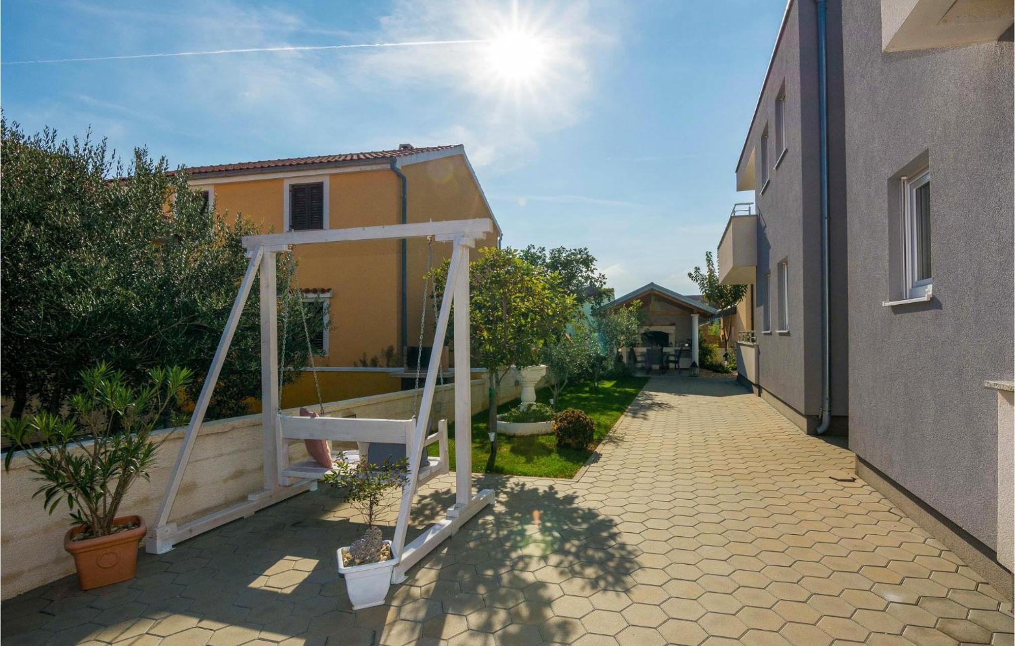Nice Apartment In Vrsi-Mulo With Wifi Екстер'єр фото